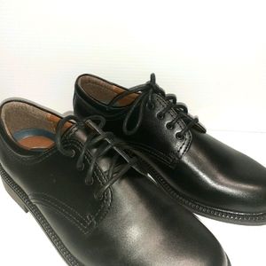 Men's dress shoes